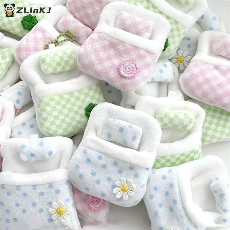 かわいい四つ葉のクローバーのぬいぐるみ、柔らかい寝袋、ミニチ - Home Textile のレビューと価格
